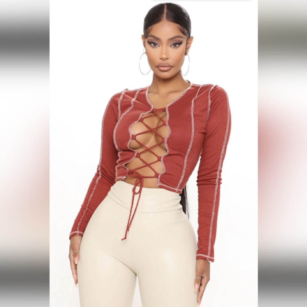 Long sleeve laced crop top